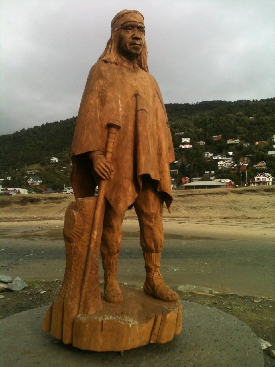 Escultura Lonko Paillamanque